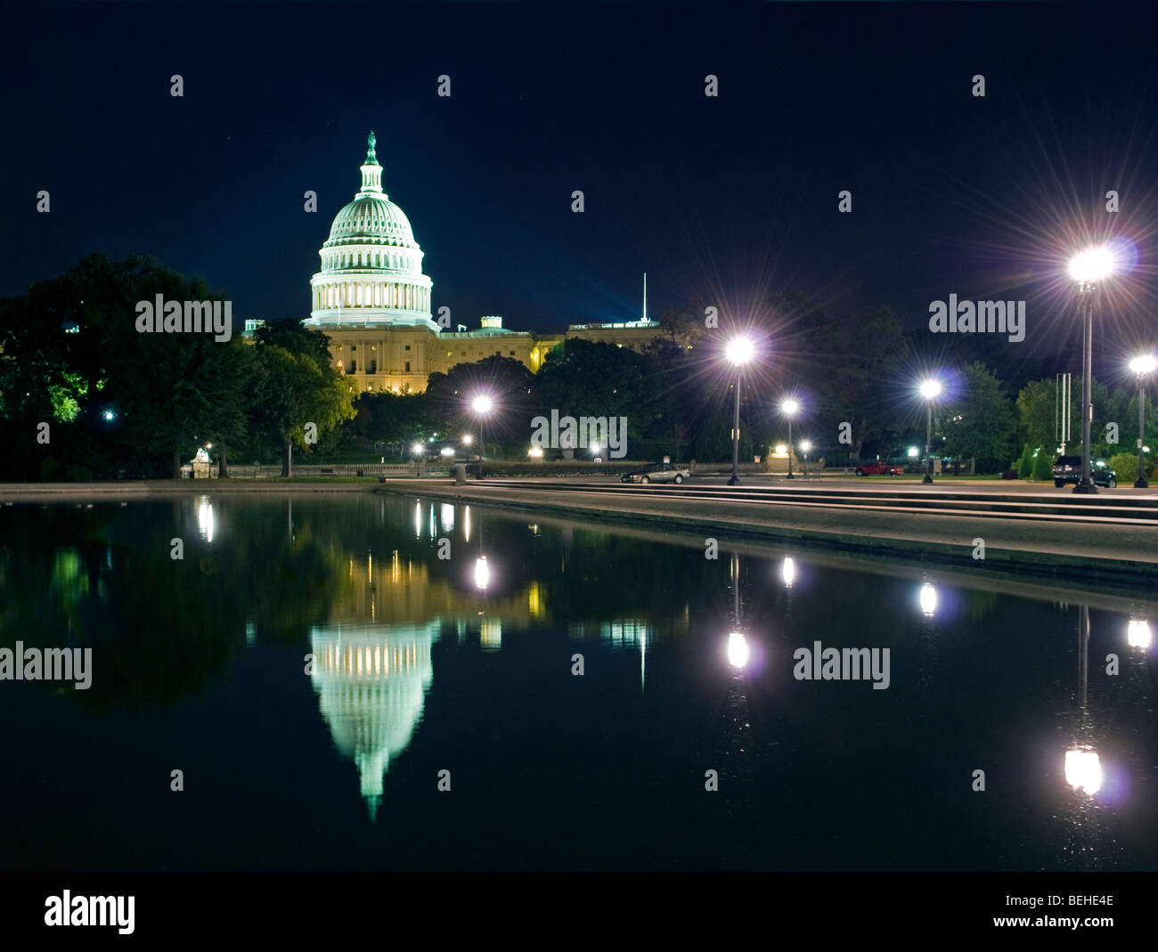 Das Kapitol in Washington, D.C. nachts Stockfoto