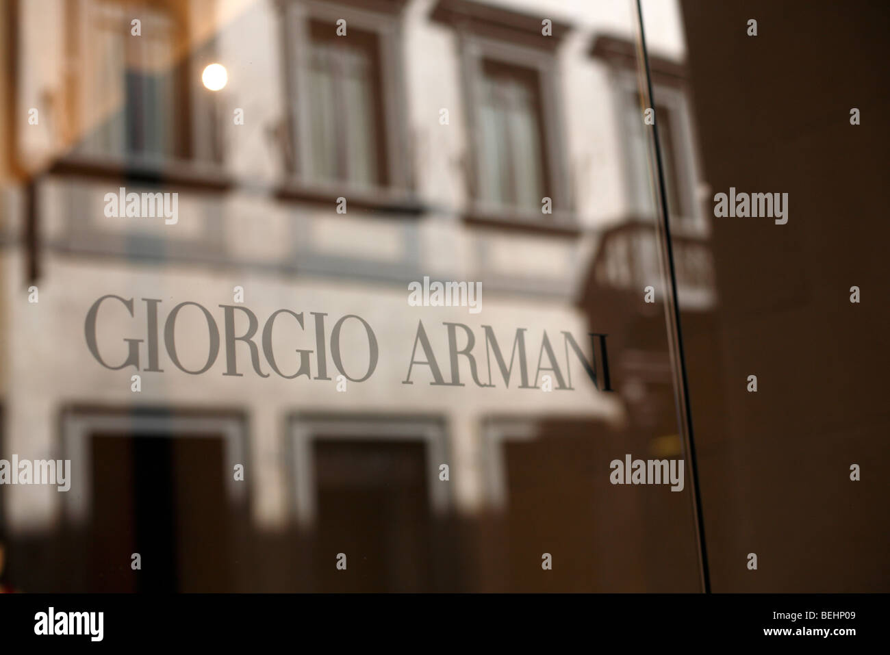 Zeichen für eine Giorgio Armani Store in Florenz oder Firenze in Italien  Stockfotografie - Alamy