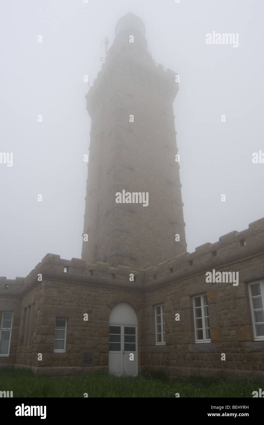 Leuchtturm am Cap Fréhel in dichtem Nebel, Côtes d ' Armor, Bretagne, Frankreich Stockfoto