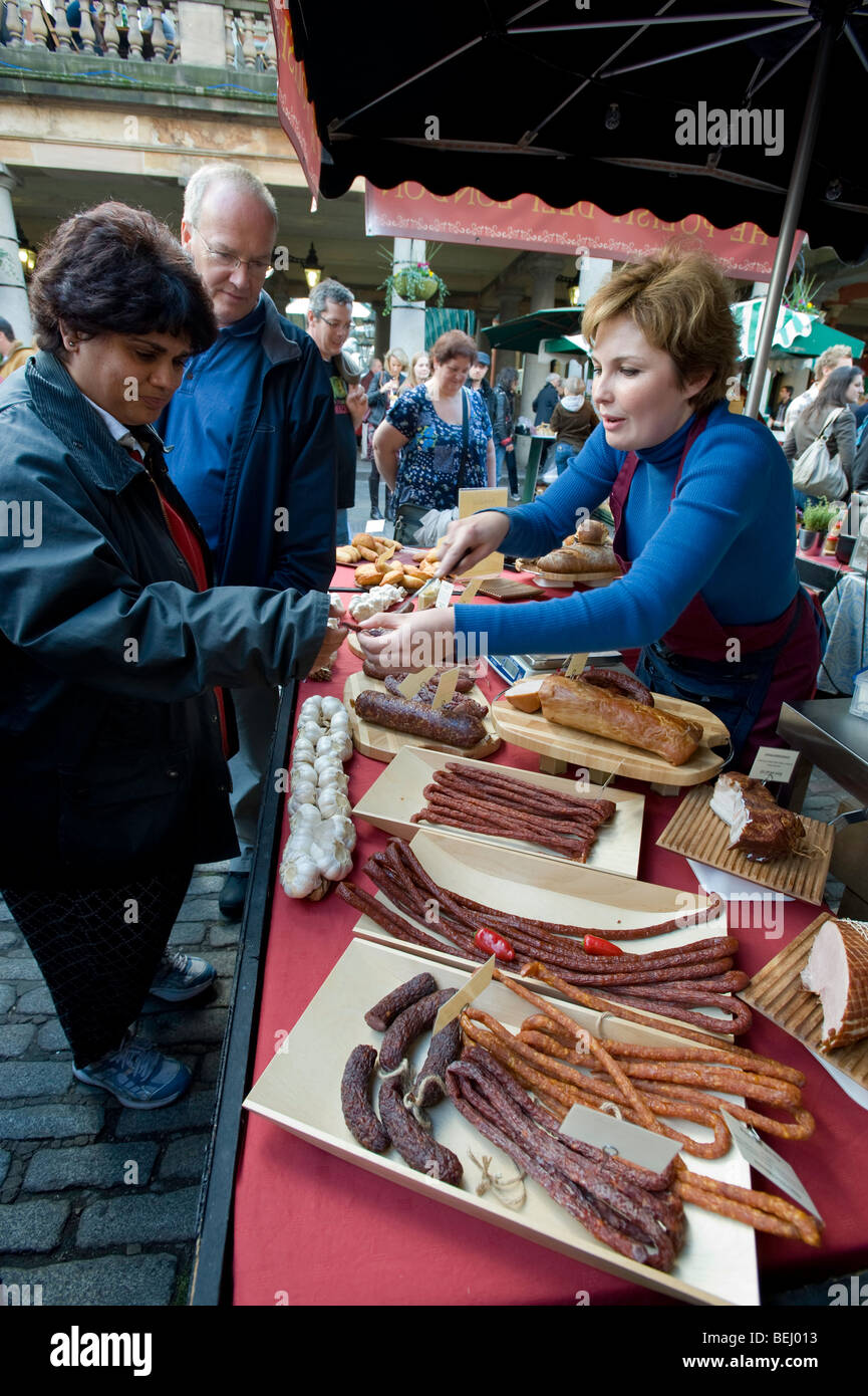 Stall, Verkauf von polnischen Spezialitäten, Covent Garden, London, Vereinigtes Königreich Stockfoto