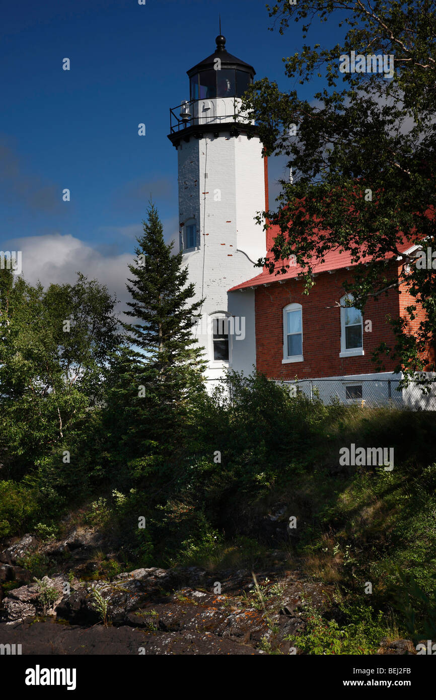 Eagle Harbor White Lighthouse Lake Superior in Upper Peninsula Michigan in den USA US-Landschaft blauer Himmel Nahaufnahme der vertikalen Landschaft Niemand keiner Hi-res Stockfoto