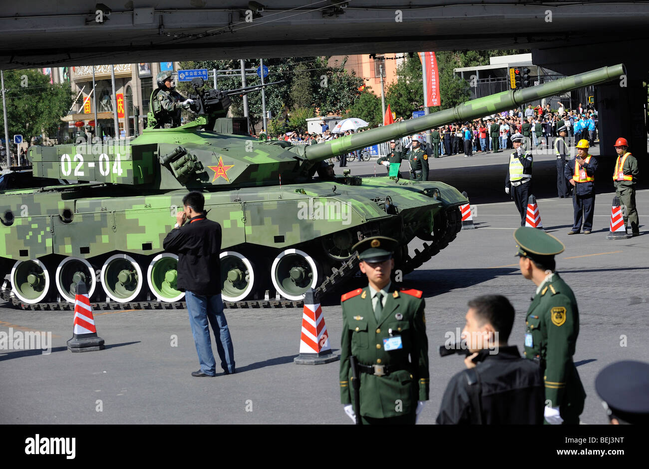 Militärische Tanks 99A verlassen die Parade Chinas 60. Jahrestag der Volksrepublik China. 1. Oktober 2009 Stockfoto