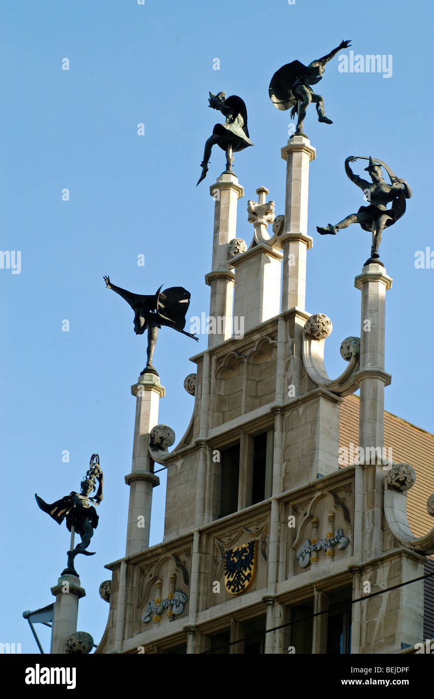 Fassade mit Statuen der Morisque Tänzer auf den Schritt-überdachte Metselaarshuis, Gent, Belgien Stockfoto