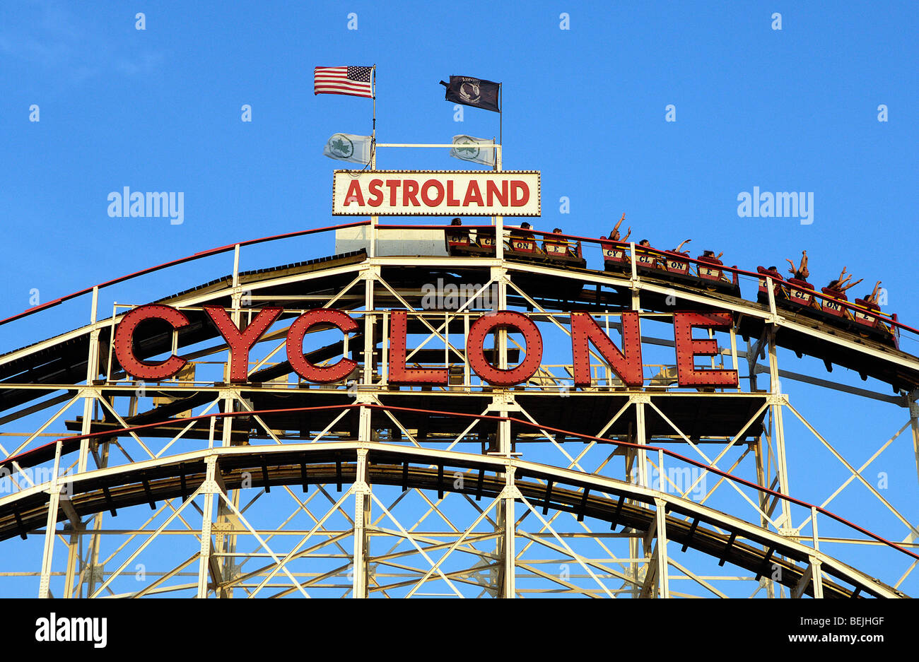 Die Cyclone-Achterbahn auf Surf Avenue, Coney Island, Brooklyn New York City. Stockfoto