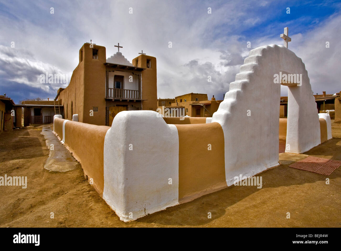 Spanische Mission, Taos Pueblo, New Mexico, Vereinigte Staaten von Amerika, Nordamerika Stockfoto