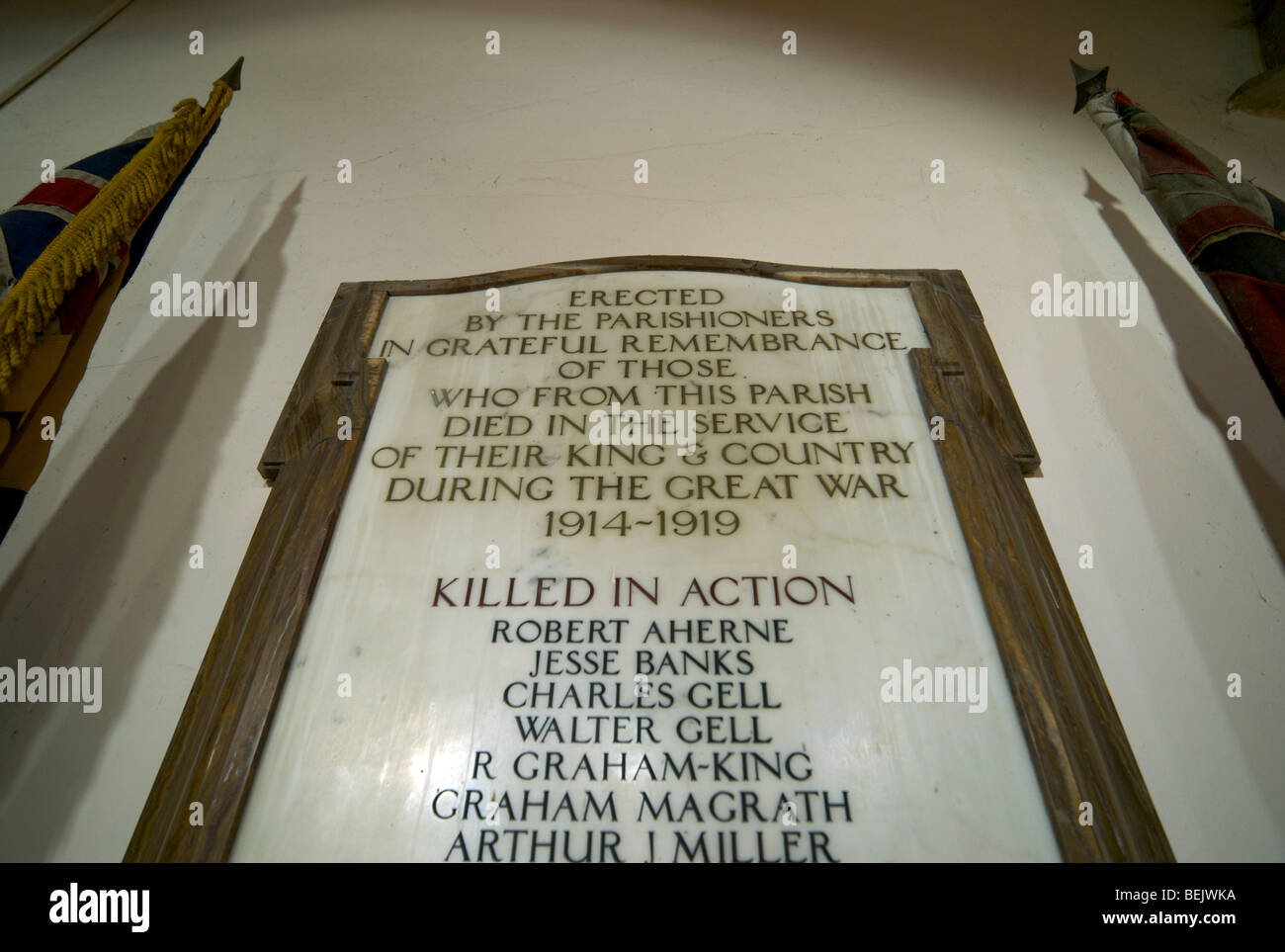 WWI Denkmal für die Gefallenen in einem englischen Pfarrkirche. Stockfoto