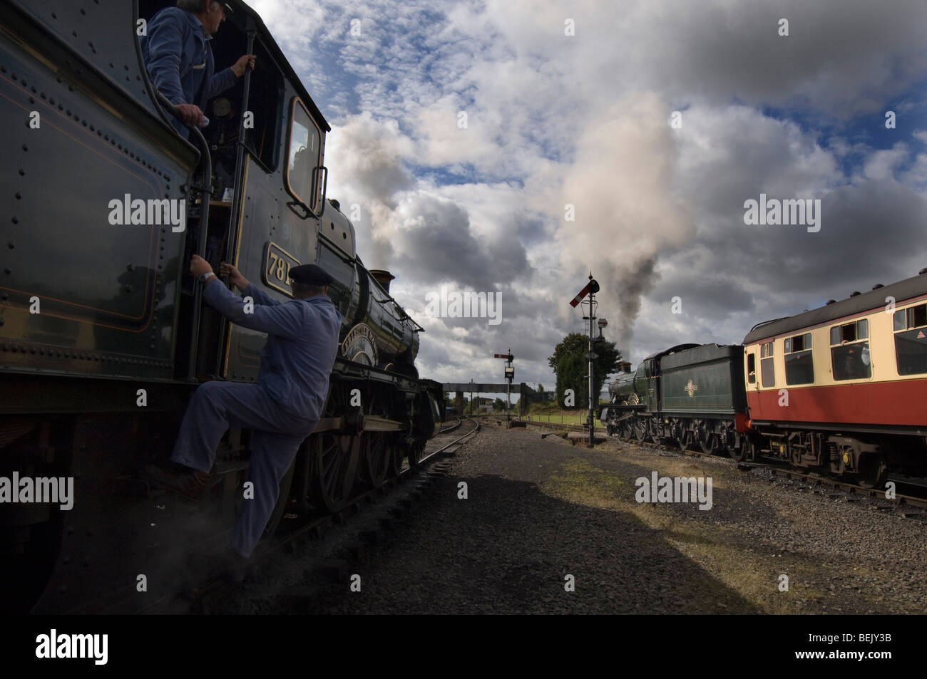 Zwei Dampflokomotiven der Great Western Railway Manor Klasse auf die erhaltenen Severn Valley Railway in Kidderminster, Shropshire Stockfoto