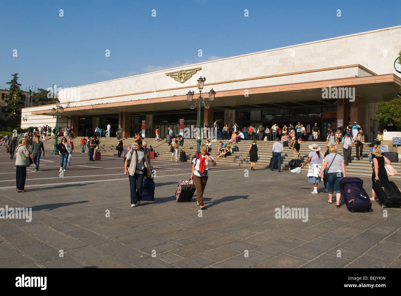 Venedig Italien Zug Bahnhof Exterieur. Bahnhof Venezia Santa Lucia HOMER SYKES Stockfoto