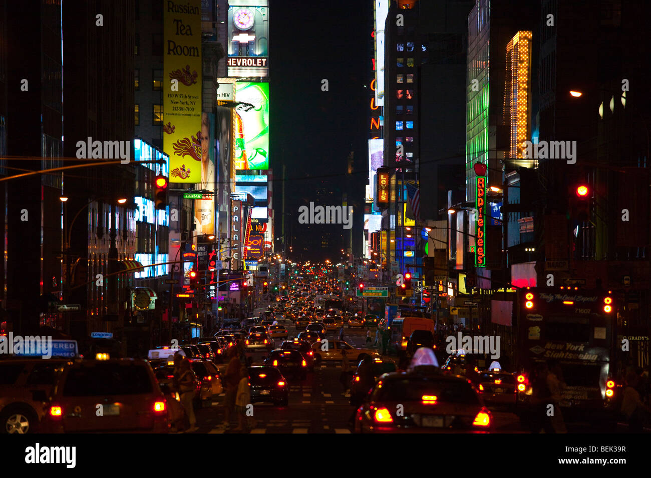 Times Square bei Nacht in New York City Stockfoto