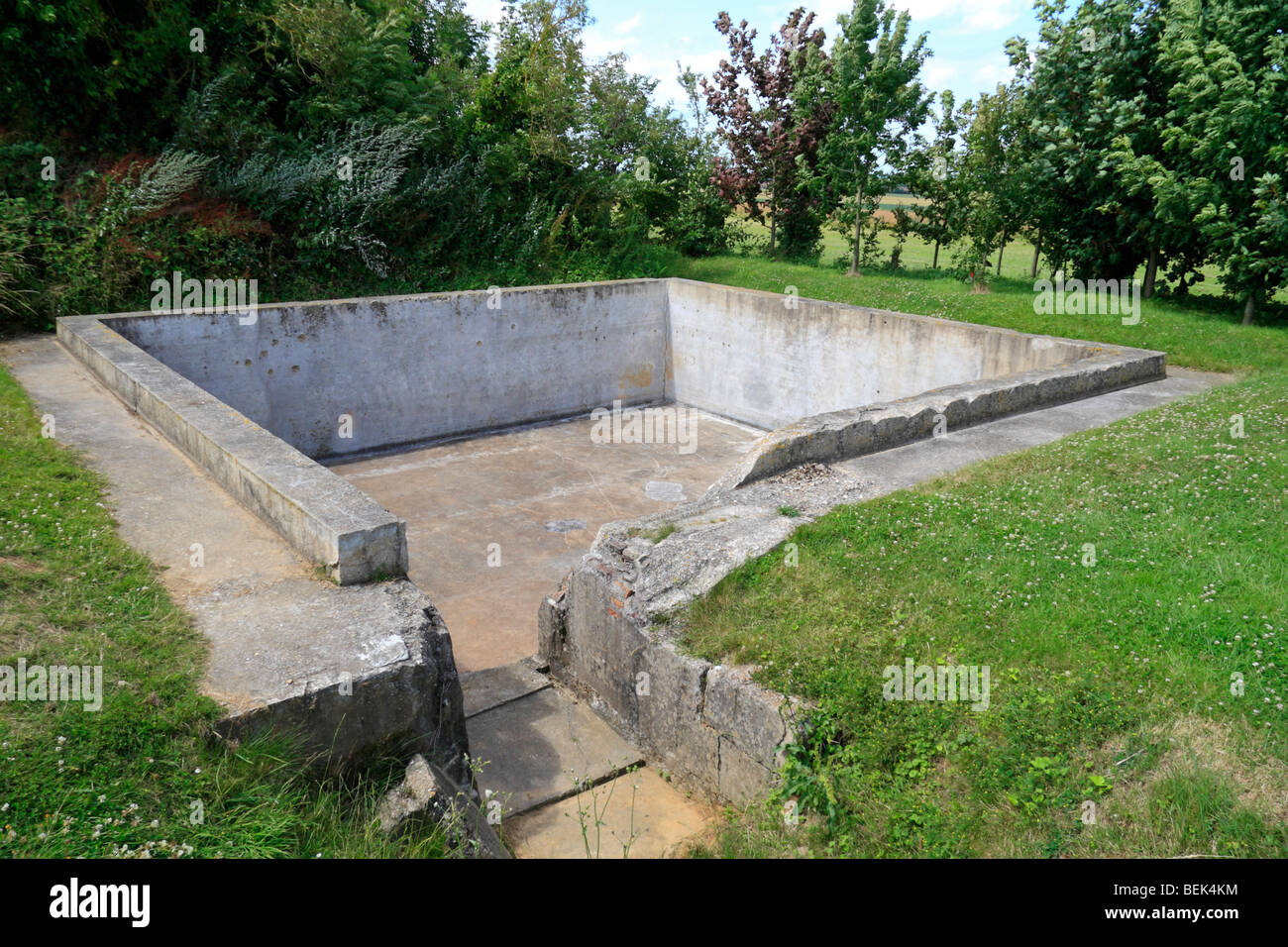 Die Reste eines unterirdischen Betonbunker Etablissement Hillman deutsche Bunker in der Nähe von Colleville-Montgomery, Normandie. Stockfoto