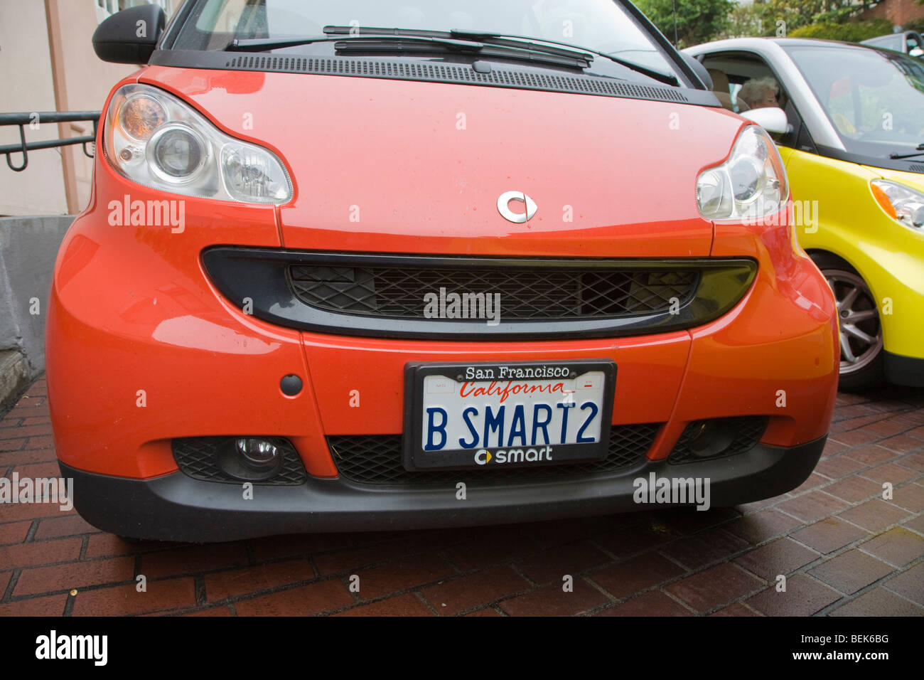 B SMART2 Nummernschild. Lombard Street ein während ein Auto club Rallye, CA, USA Stockfoto