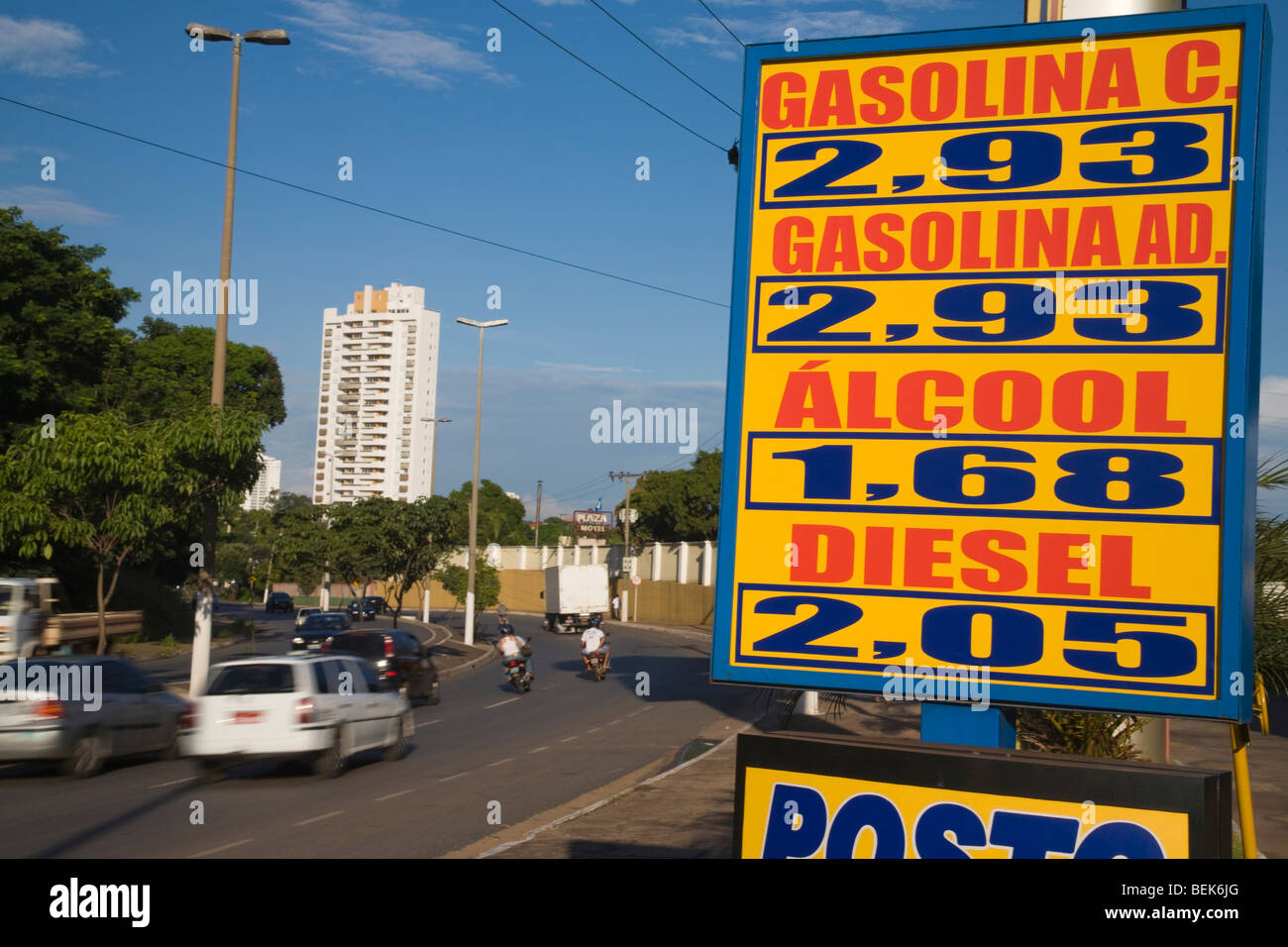 Kraftstoff-Preisliste für Diesel, Ethanol, komprimiertes Erdgas und "Benzin C' das Benzin mit Ethanol hinzugefügt. Brazilien Stockfoto