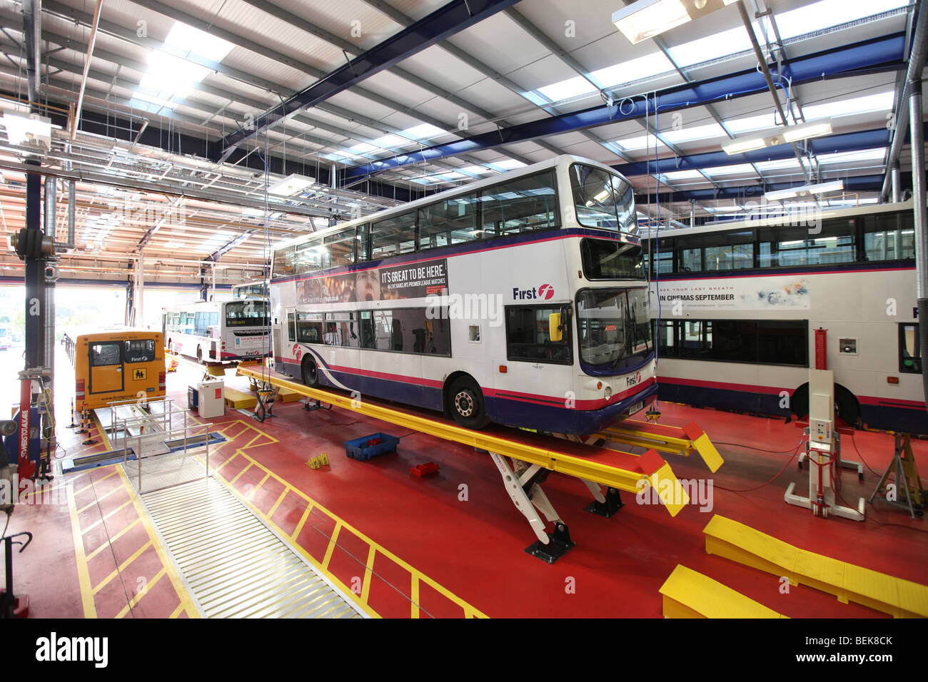 In der Werkstatt des Transport-Unternehmen-erste Bus-Depot und Hauptsitz in Aberdeen, Scotland, UK Stockfoto