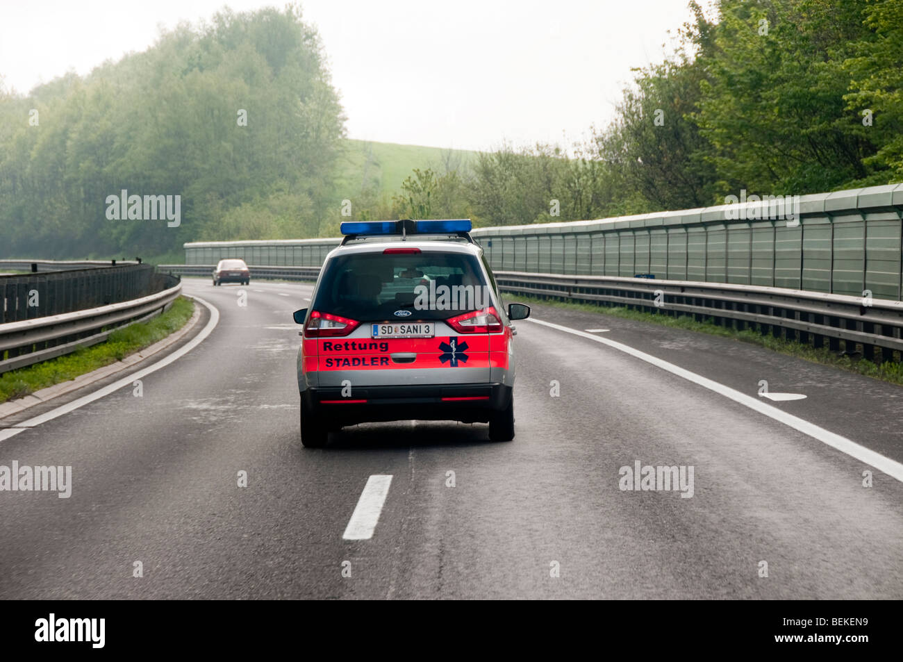 Rettung Stadler Krankenwagen in Österreich nahe Grenze zu Deutschland Europa Stockfoto