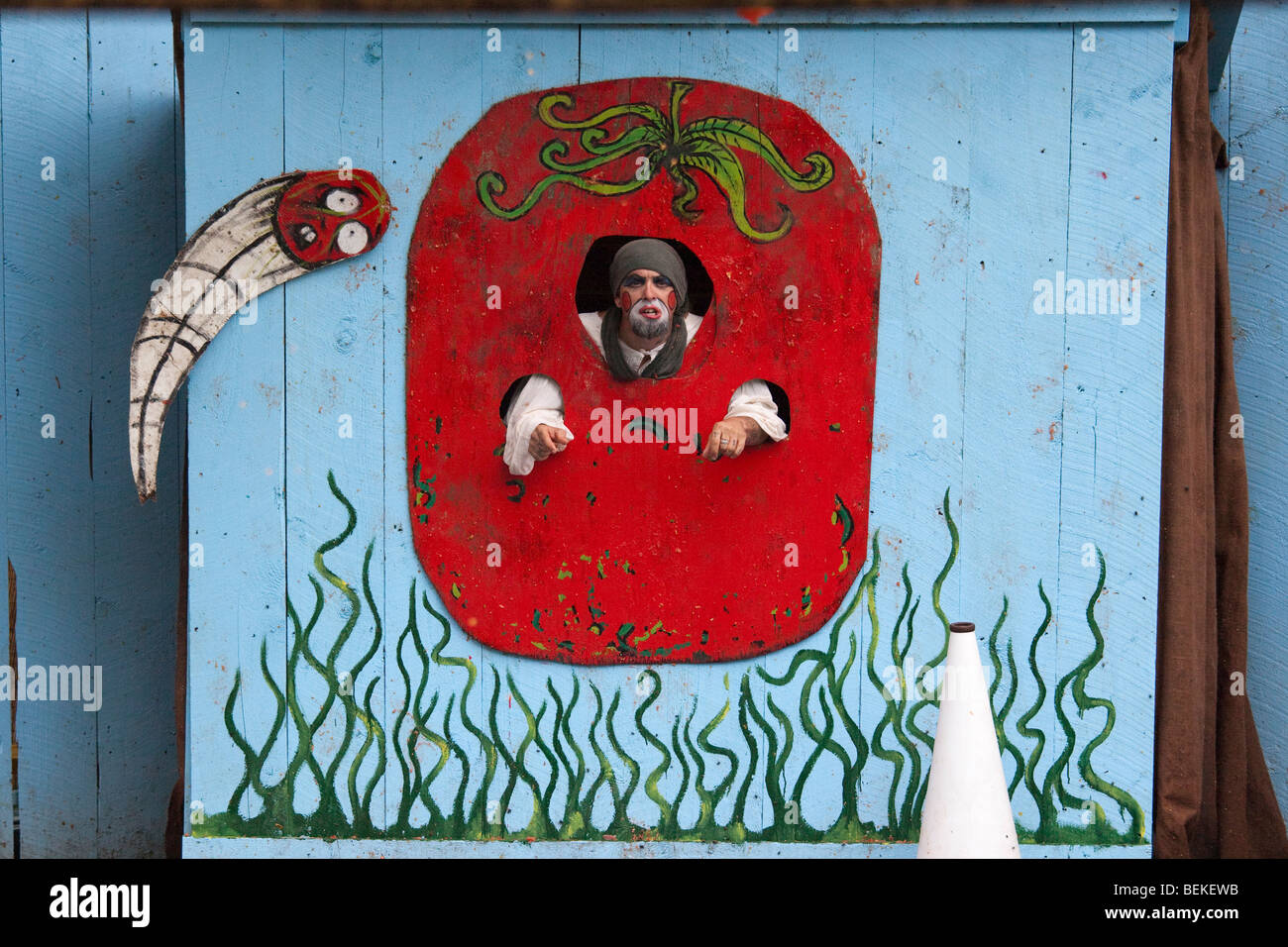 Faule Tomaten werfen Renaissance Fair in Tuxedo, New York Stockfoto