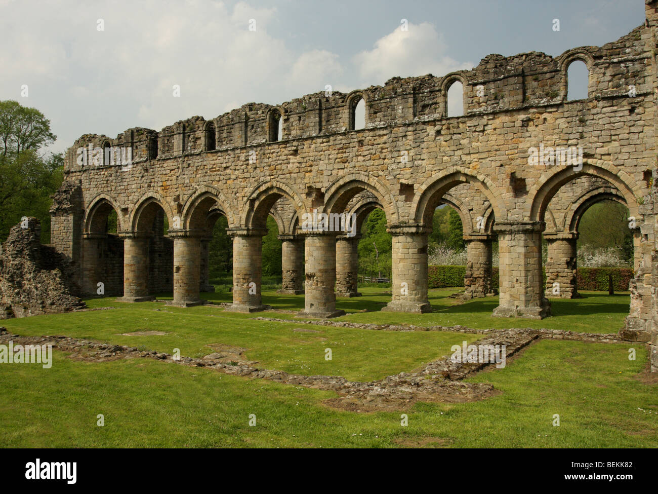 Überreste der Buildwas Abbey in der Nähe von Ironbridge in Shropshire, England. Stockfoto