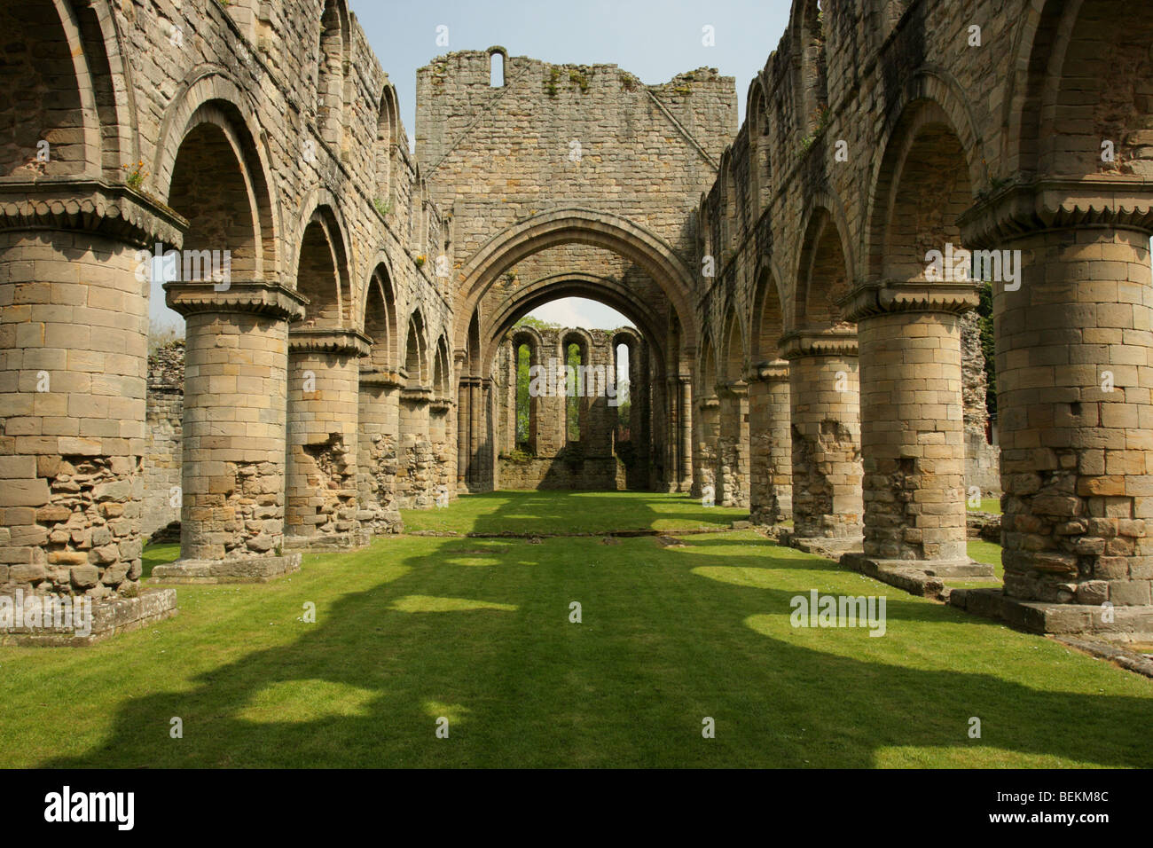 Überreste der Buildwas Abbey in der Nähe von Ironbridge in Shropshire, England. Stockfoto
