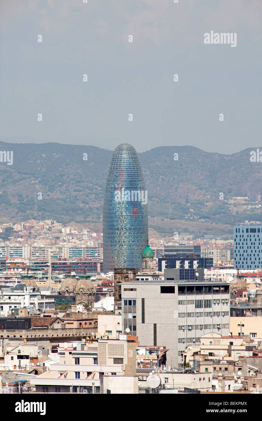 Barcelona Torre Agbar-Turm aus Montjüic Stockfoto