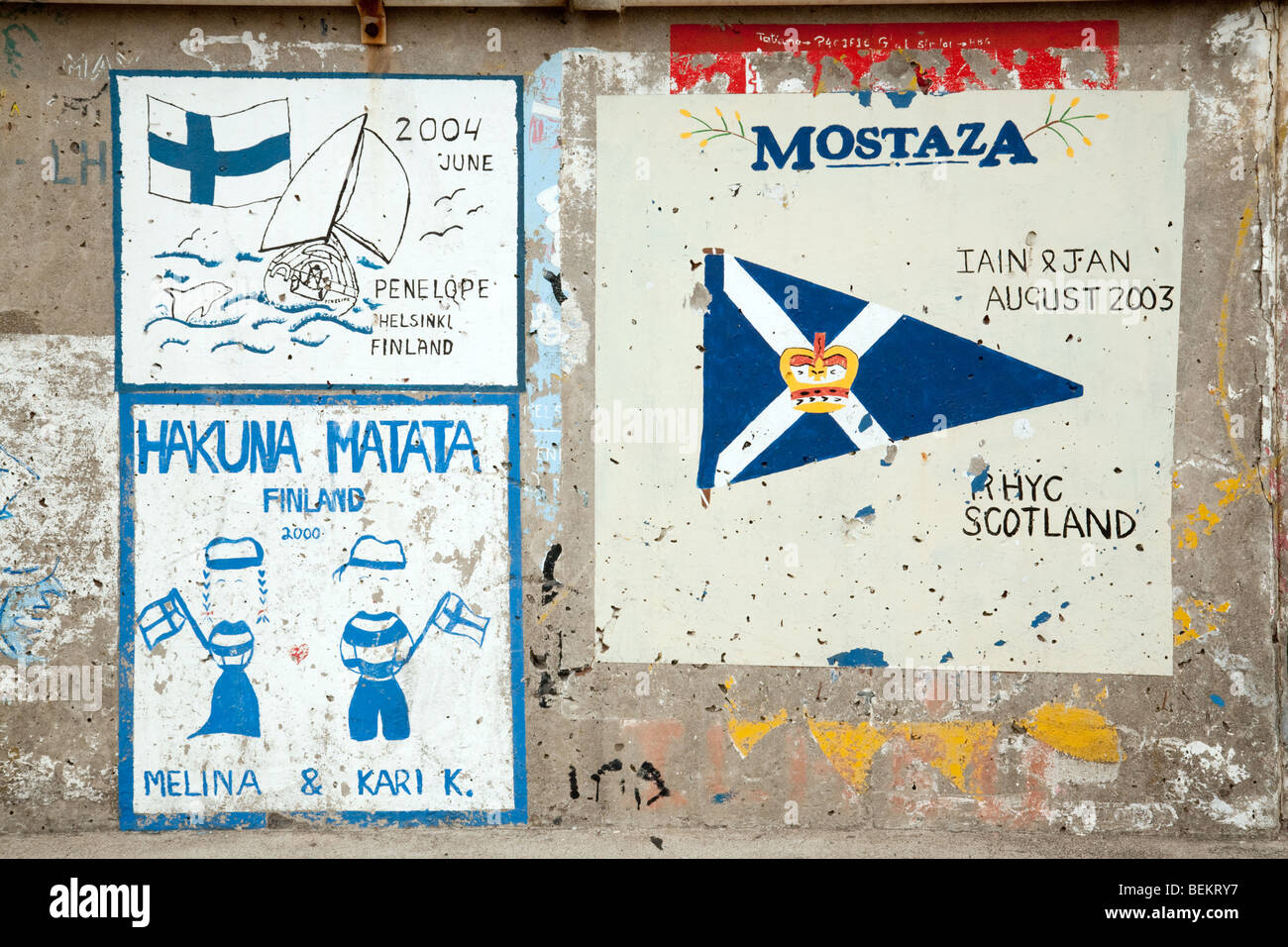 Gute Glück Bilder an der Wand, Funchal, Madeira Hafen Stockfoto