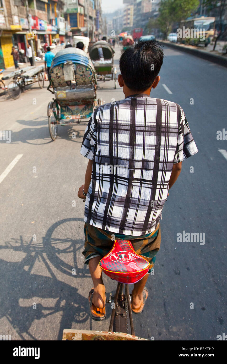 Reiten auf einem Velo-Rikscha in Dhaka Bangladesch Stockfoto