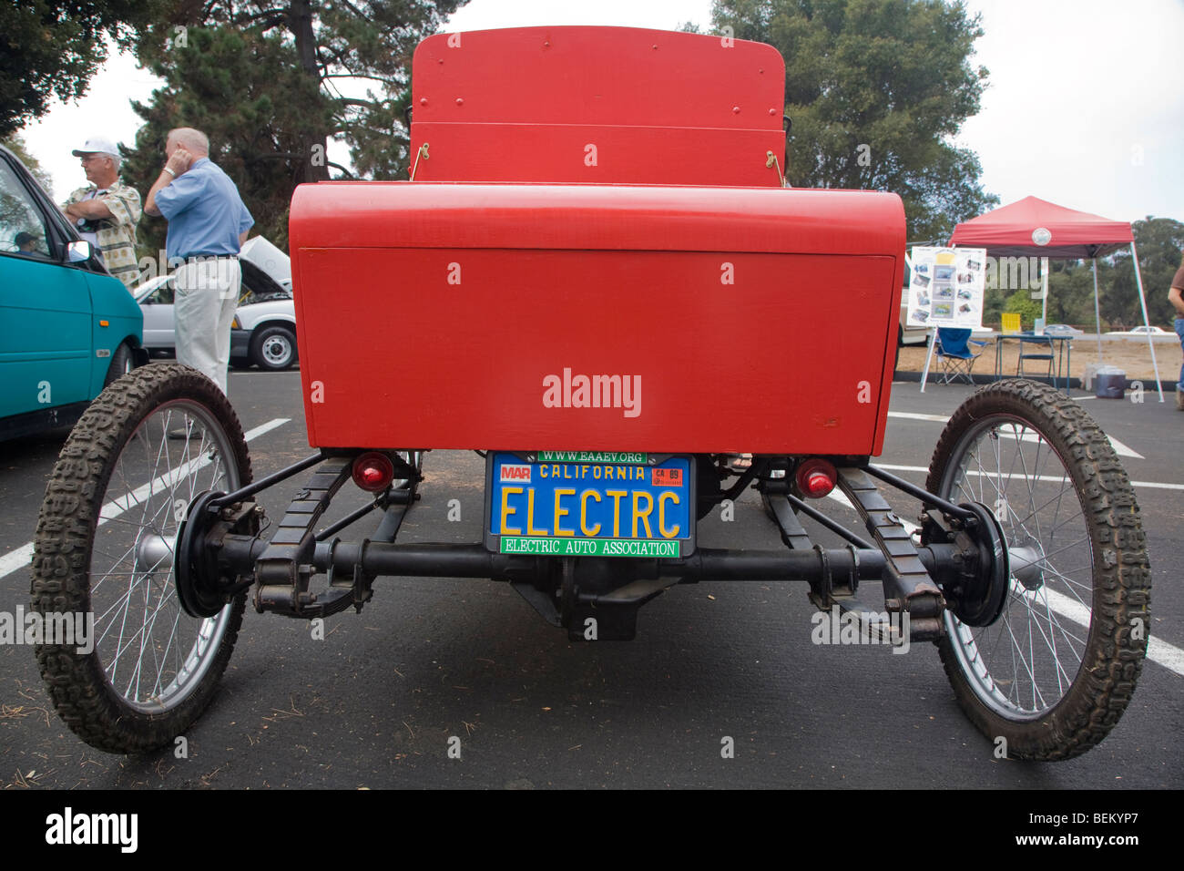 Rückansicht des das erste Elektrofahrzeug, 1904 "Merry" Oldsmobile Replik Stockfoto