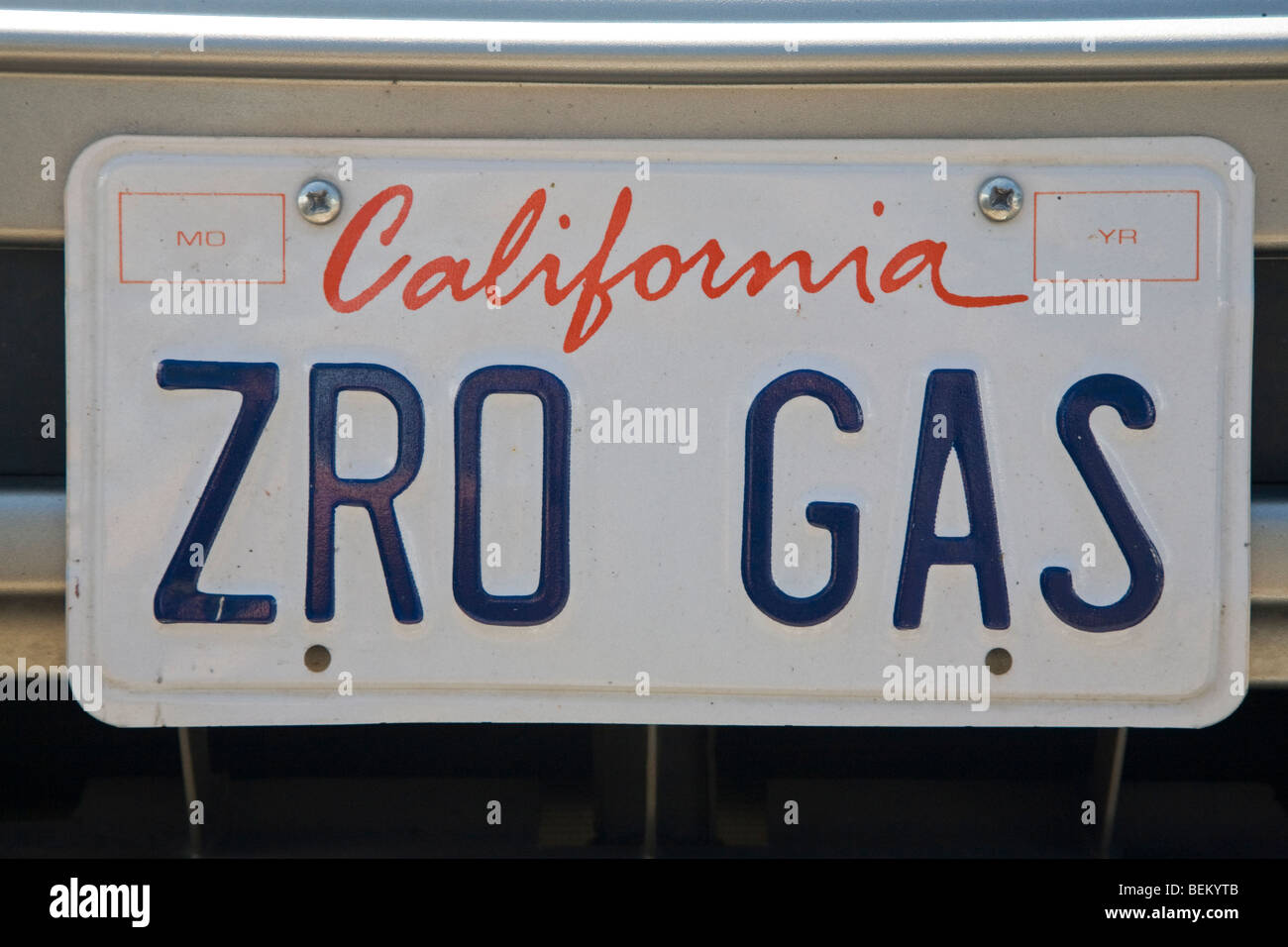 Nahaufnahme von Kfz-Kennzeichen "ZRO Stadtgas" (null). Elektrofahrzeug-Rallye in Palo Alto, Kalifornien, USA Stockfoto