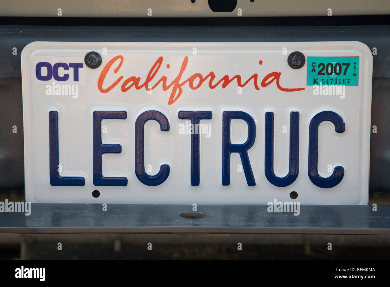 Nahaufnahme von "LECTRUC" (Elektrostapler) Kfz-Kennzeichen. Palo Alto, Kalifornien, USA Stockfoto