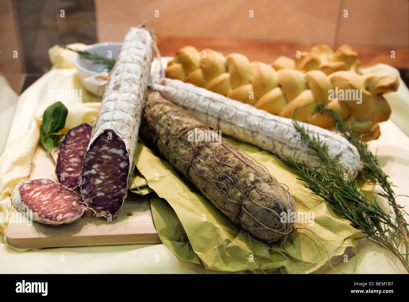 Salami gemacht um Pavia, Salone del Gusto fair, Turin, Piemont, Italien Stockfoto