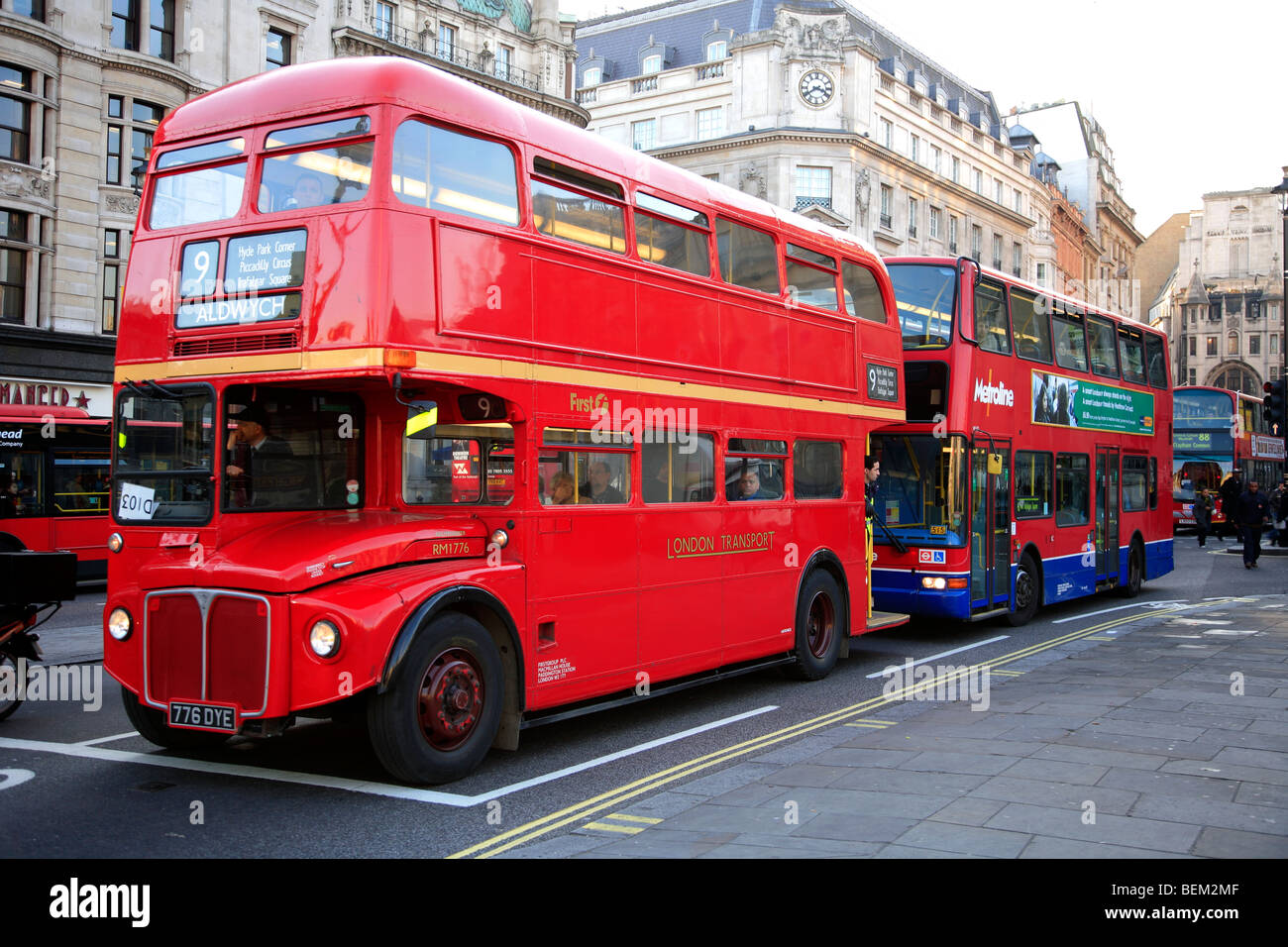 Routemaster bus -Fotos und -Bildmaterial in hoher Auflösung – Alamy