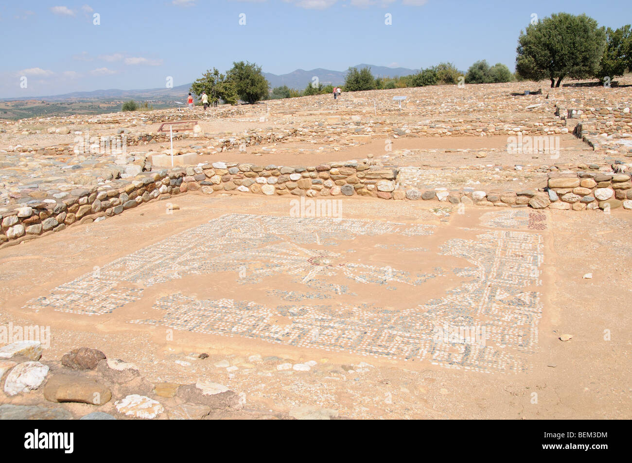 Antike griechische Stadt Olynthos in Chalkidiki Region Nord Griechenland archäologische Reste Ruinen Mosaikboden Stockfoto