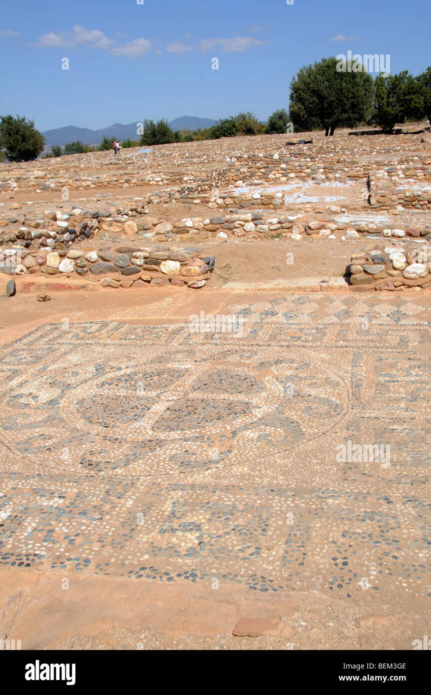 Antike griechische Stadt Olynthos in Chalkidiki Region Nord Griechenland archäologische Reste Ruinen Mosaikboden Stockfoto