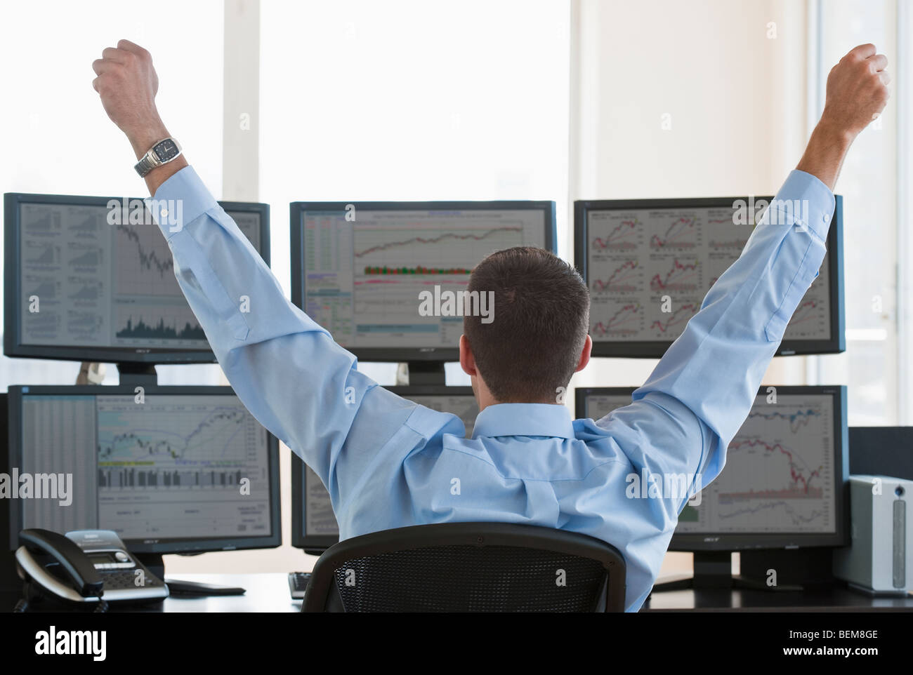 Männlichen Händler Arme Erfolg Stockfoto