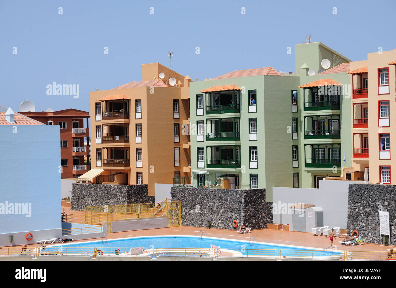 Modernen Wohnblocks auf der Kanarischen Insel Teneriffa, Spanien Stockfoto