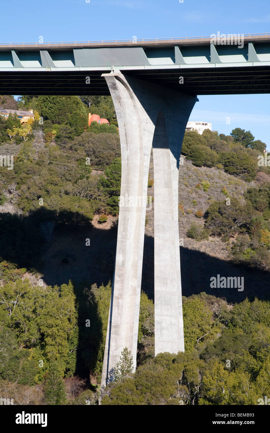 Eine Nahaufnahme von Interstate Highway 280-Brücke in San Mateo, Kalifornien, USA Stockfoto