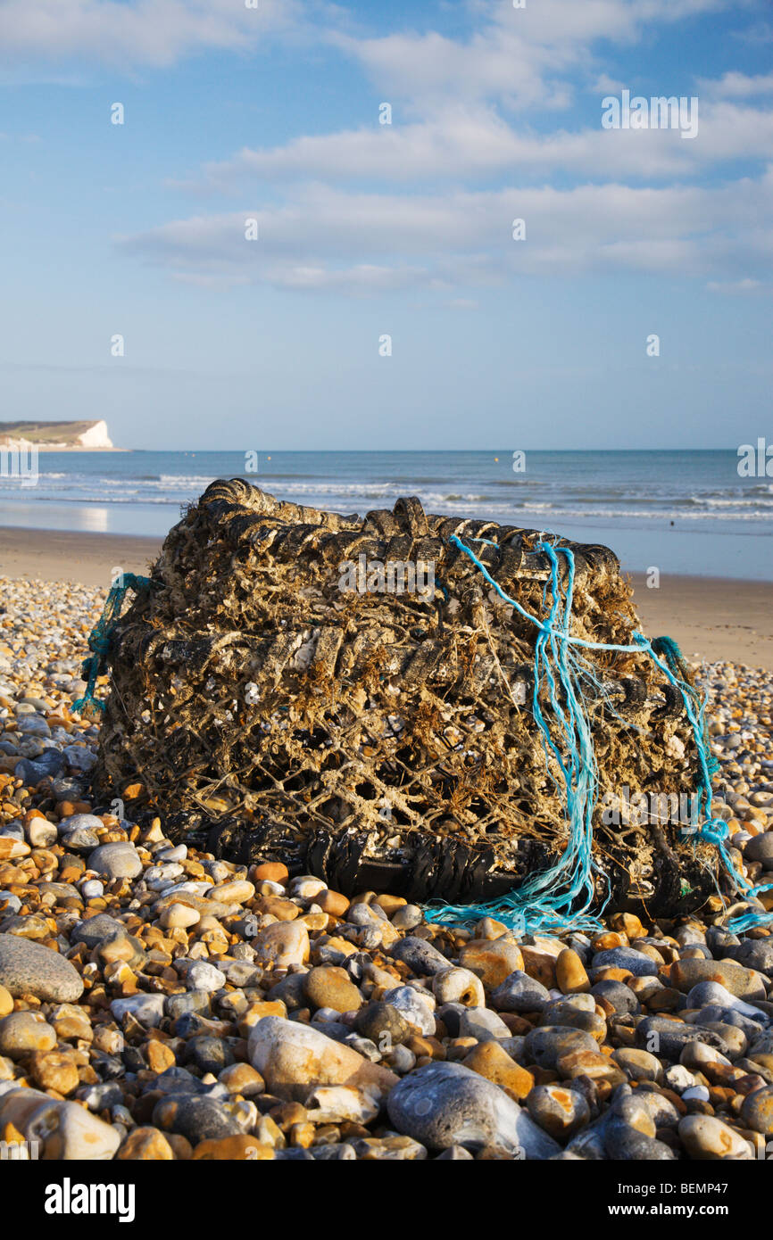 Ein "Lobster Pot" angespült Seaford Strand, Sussex, England, UK. Stockfoto