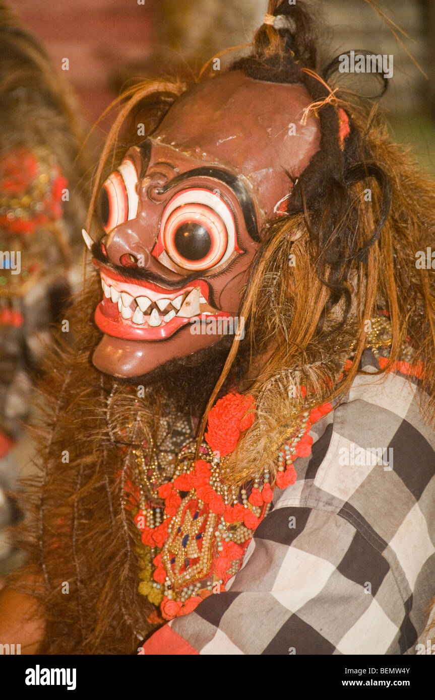 Performer bei einem Barong und Kris Tanz in Bali Indonesien Stockfoto