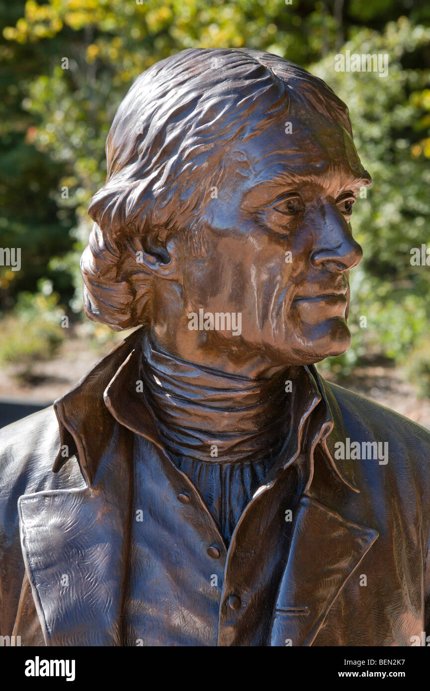Statue von Thomas Jefferson außerhalb der Visitor Center, Monticello, Charlottesville, Virginia, Vereinigte Staaten Stockfoto