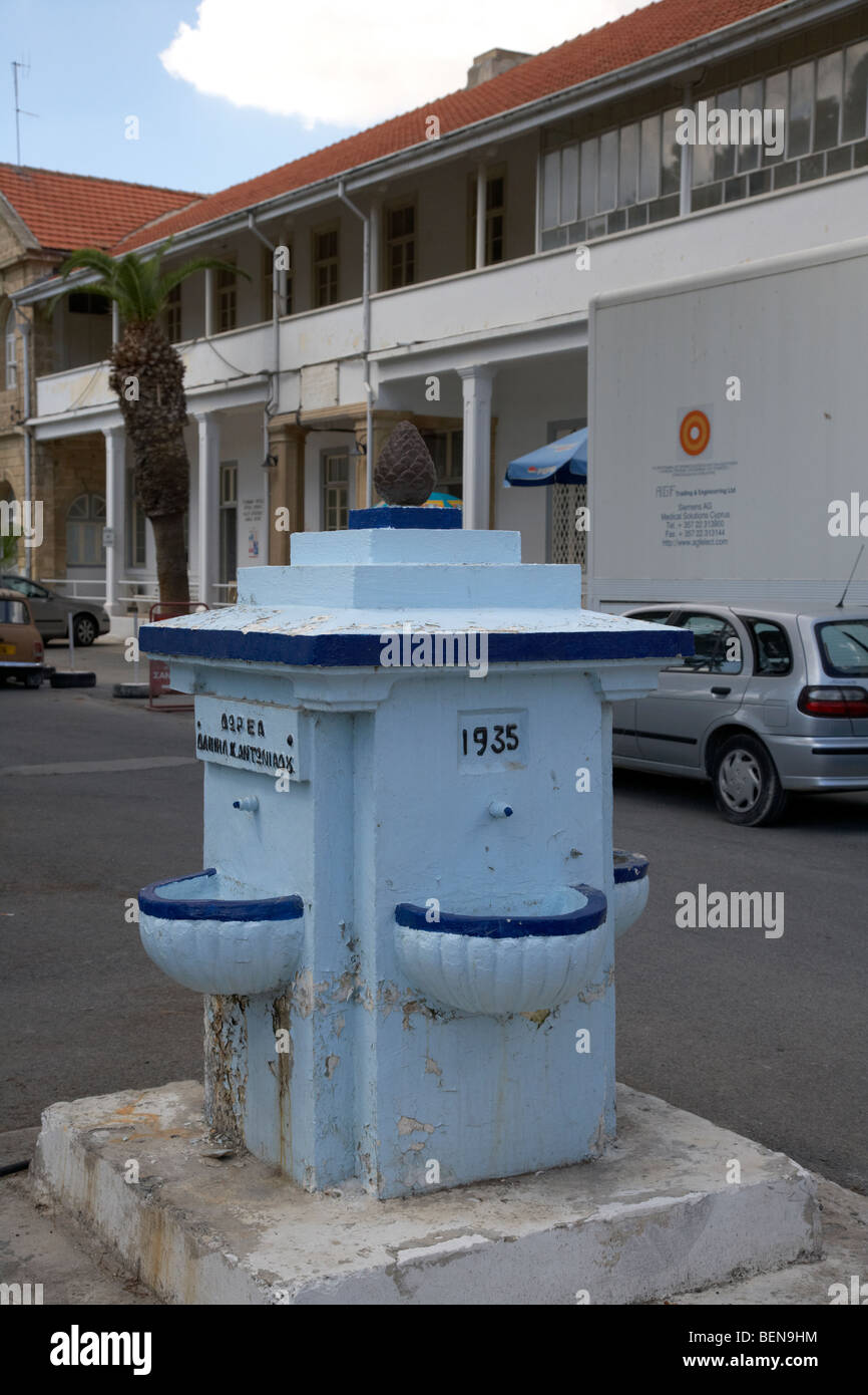 alten Springbrunnen vor alten Larnaca Krankenhaus Larnaka Zypern Europa Stockfoto