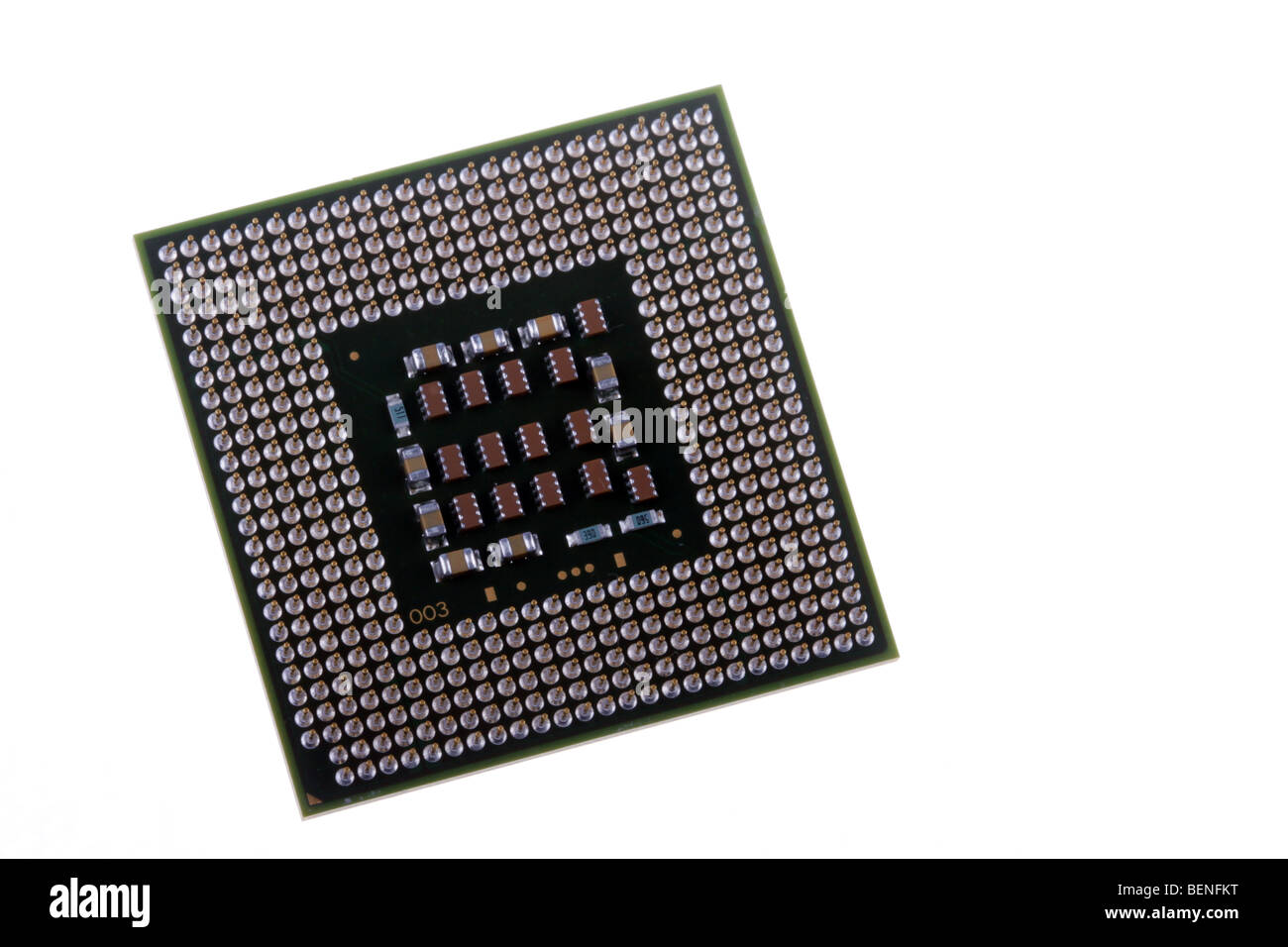 Intel Pentium 4 Sockel 775-Chip auf einem weißen Hintergrund. Stockfoto