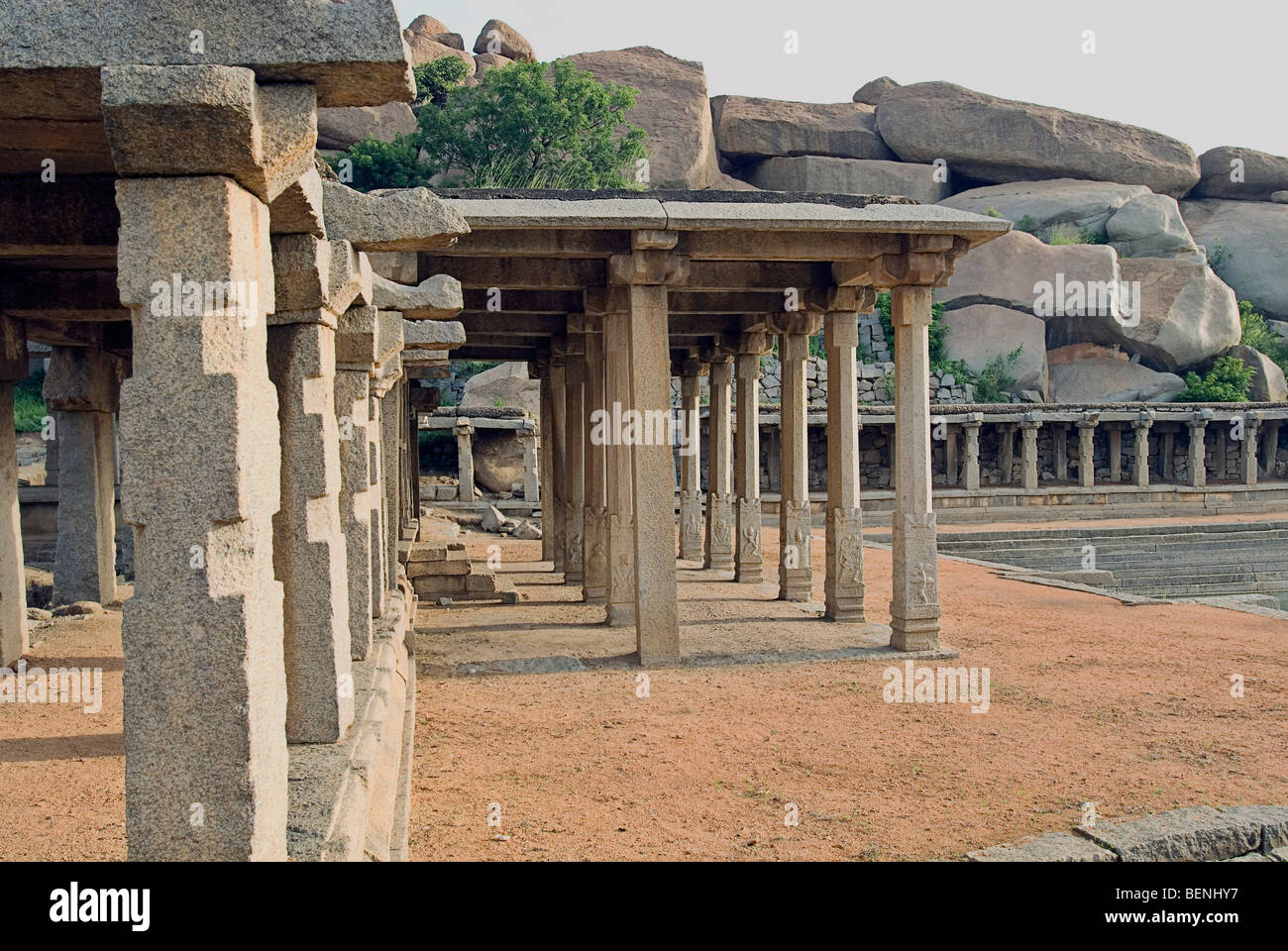 Krishna-Basar in Krishna Tempel eine teilweise eingestürzten südlich von Hemakuta Hill wurde gebaut, um eine militärische feiern Stockfoto