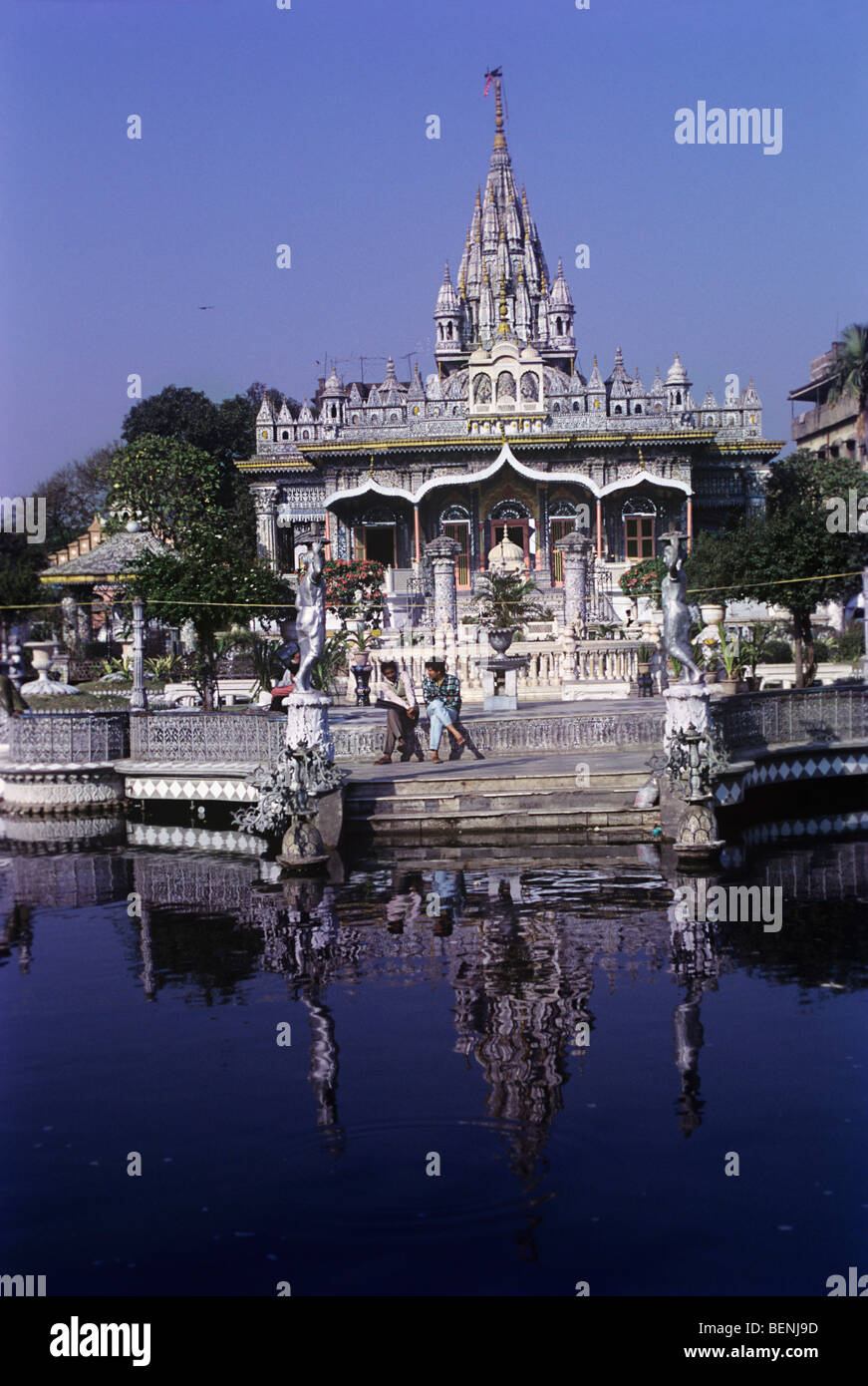Pareshnath Jain-Tempel gebaut im Jahre 1867 beherbergt vier verschiedene Tempel, aus denen die Ehre der Haupttempel gegründet ist Stockfoto