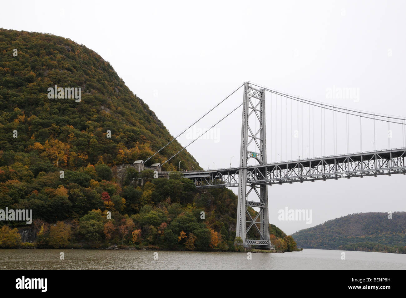 Bear Mountain Bridge überquert den Hudson River. Abgeschlossen im Jahr 1924, ist es in das National Register of Historic Places. Stockfoto