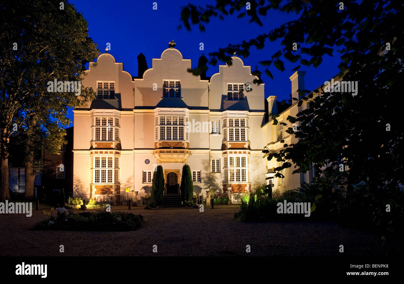 Haus, Wimbledon Village, SW London England UK Großbritannien Adler. Stockfoto