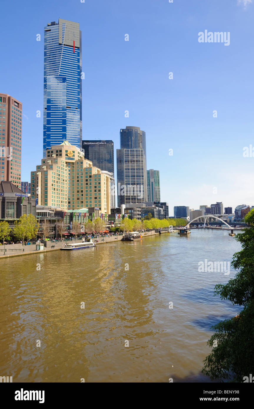 South Bank und Yarra River, Melbourne, Australien, einschließlich der Eureka Tower. Stockfoto