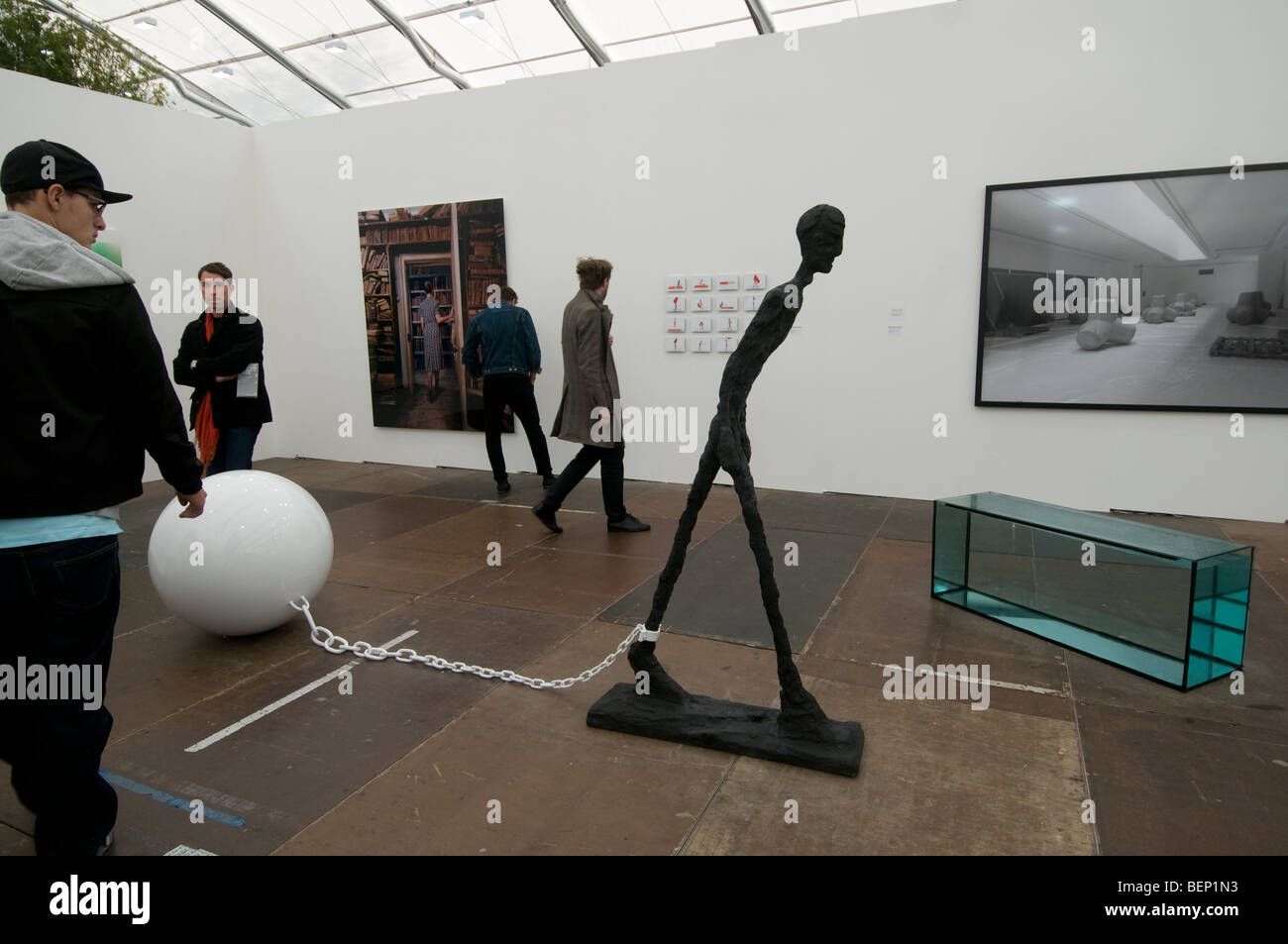 Frieze Art fair 2009. Ausstellung "Walking Man, die gehen nicht" von Elmgreen und Dragset Stockfoto