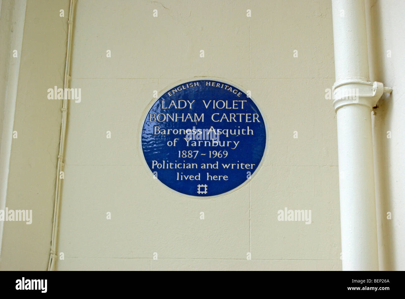 Englisches Erbe blaue Plakette Kennzeichnung einer ehemaligen Wohnhaus von Lady Violet Bonham Carter, in Gloucester quadratisch, London, england Stockfoto