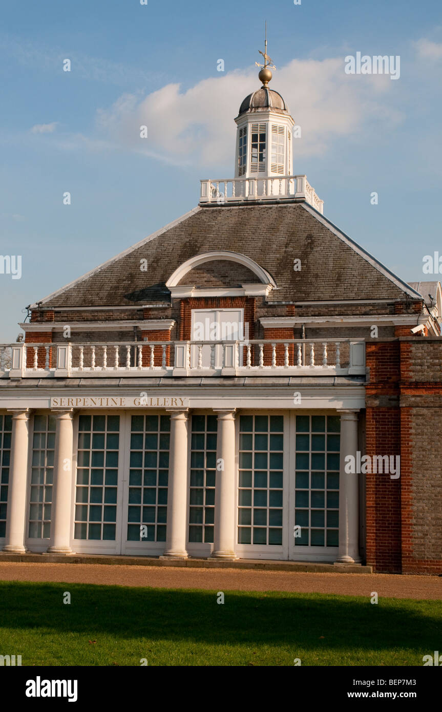 Serpentine Gallery in Kensington Gardens, London W2 Stockfotografie Alamy