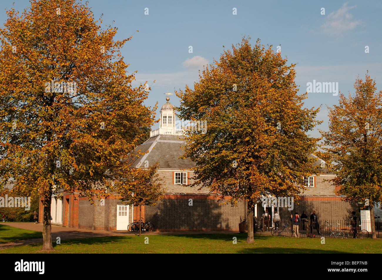 Serpentine Gallery in Kensington Gardens, London W2 Stockfoto