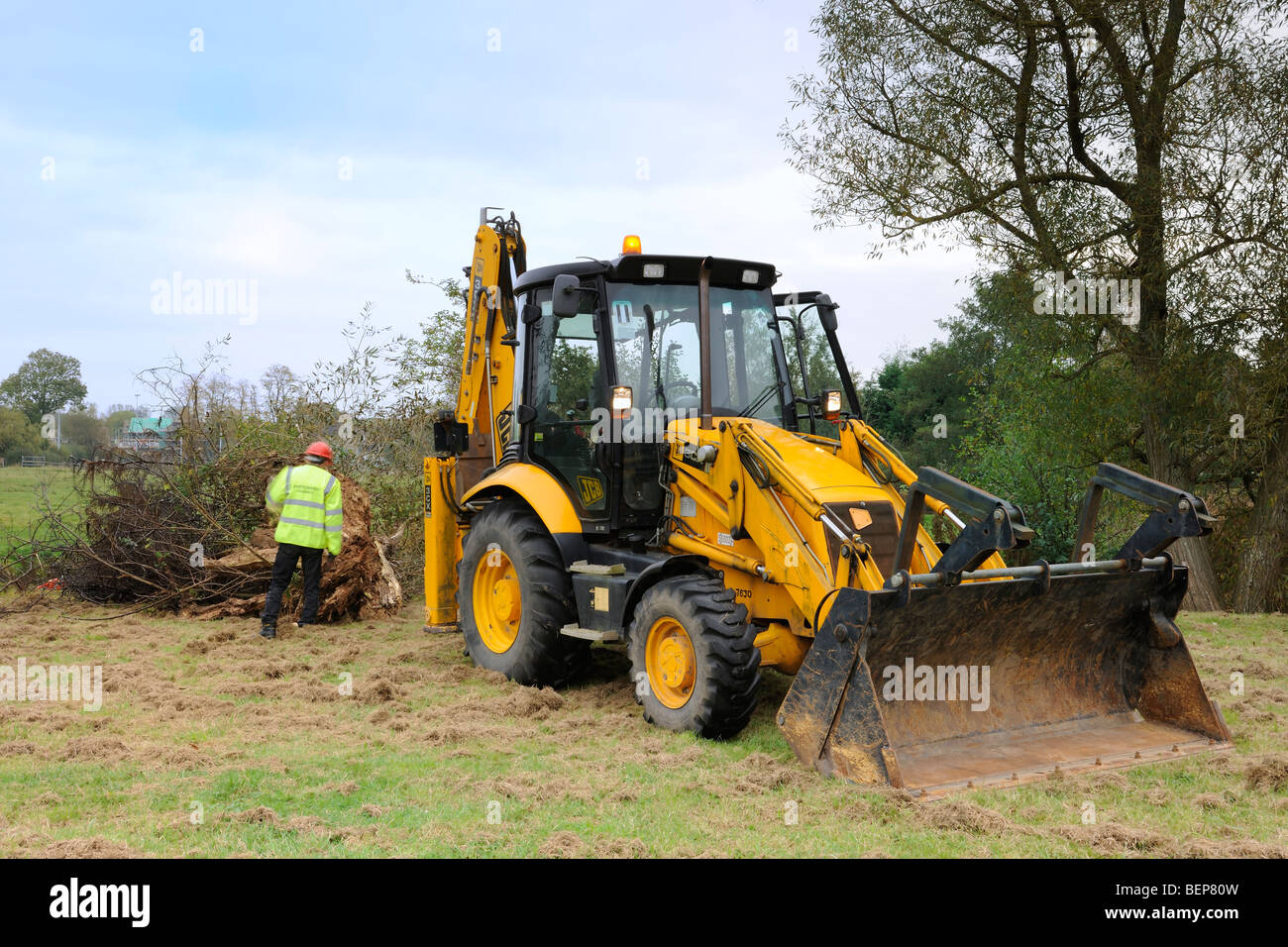 Flussufer-Wartung Stockfoto