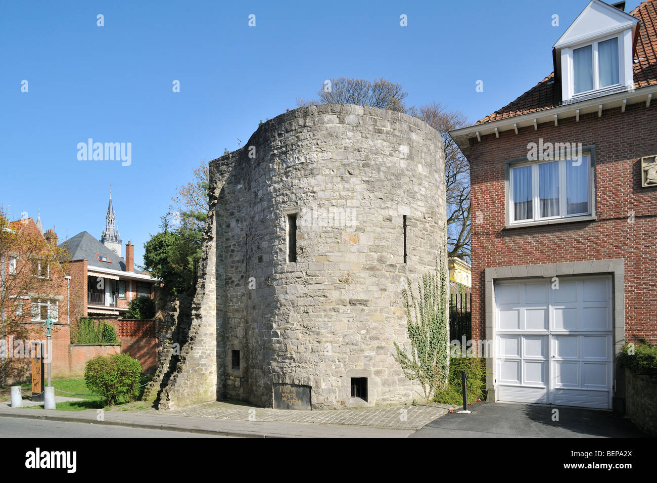 Der Turm Tour Saint-Georges, Bestandteil der Stadt Wall, Tournai, Belgien Stockfoto